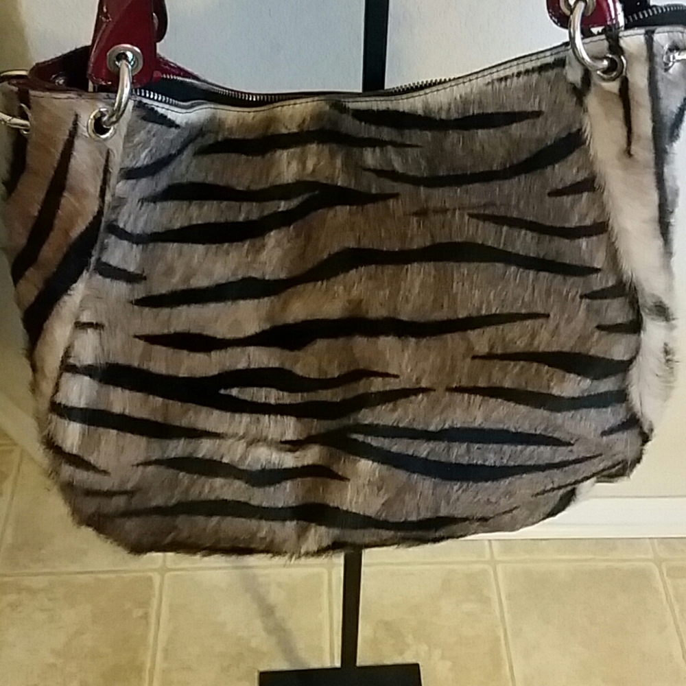 Cavakanti large fur shoulder bag